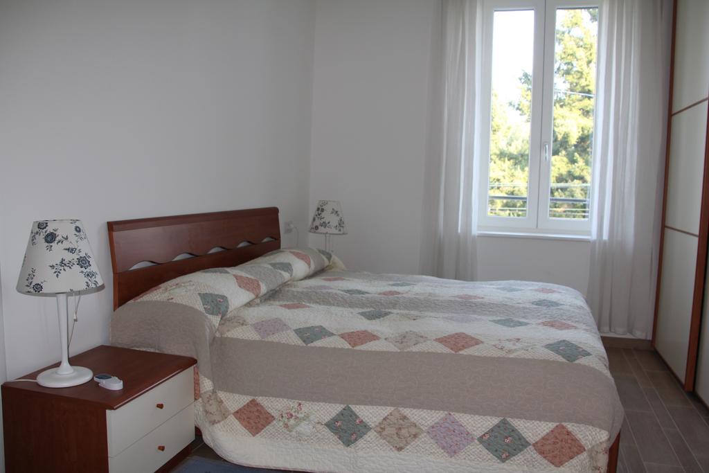 La Ciliegia Bianca Bed & Breakfast Belgirate Room photo